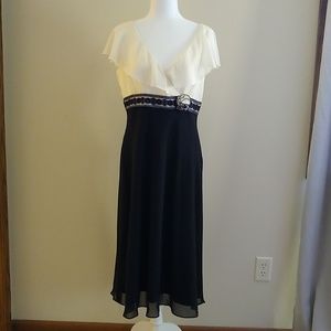 NWT classy Liz & co dress 👗